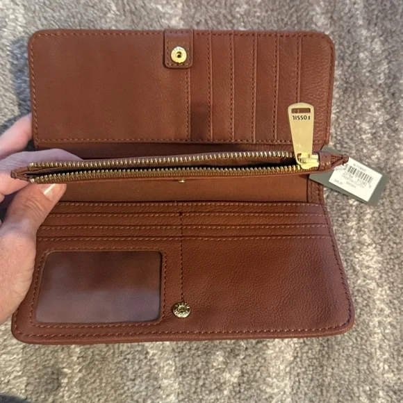 Fossil Tan Leather Wallet with Gold Accents - Picture 2 of 4